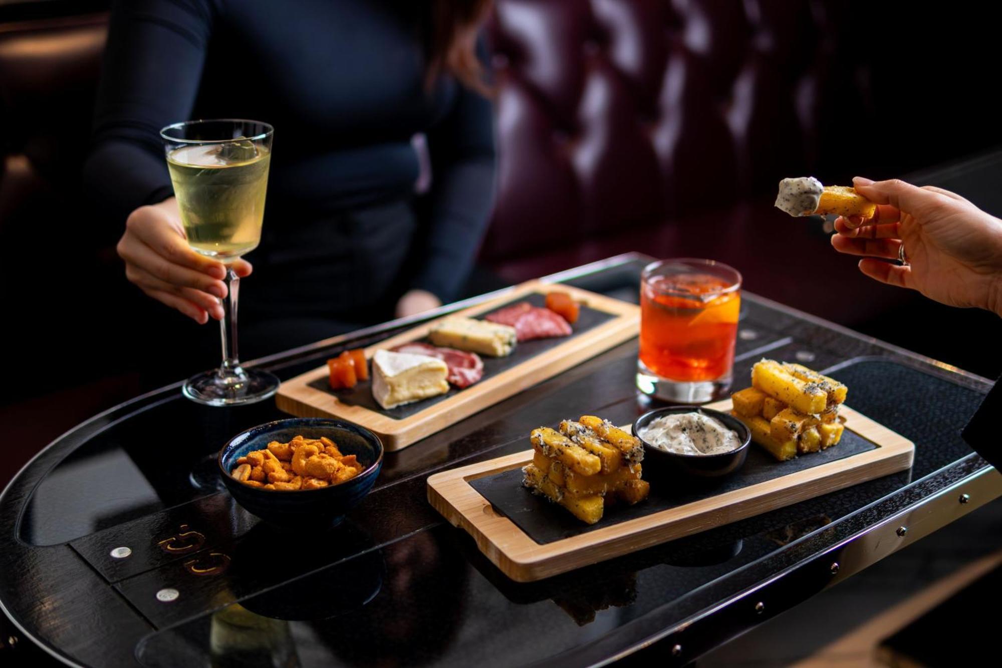 London Marriott Hotel Grosvenor Square Екстер'єр фото