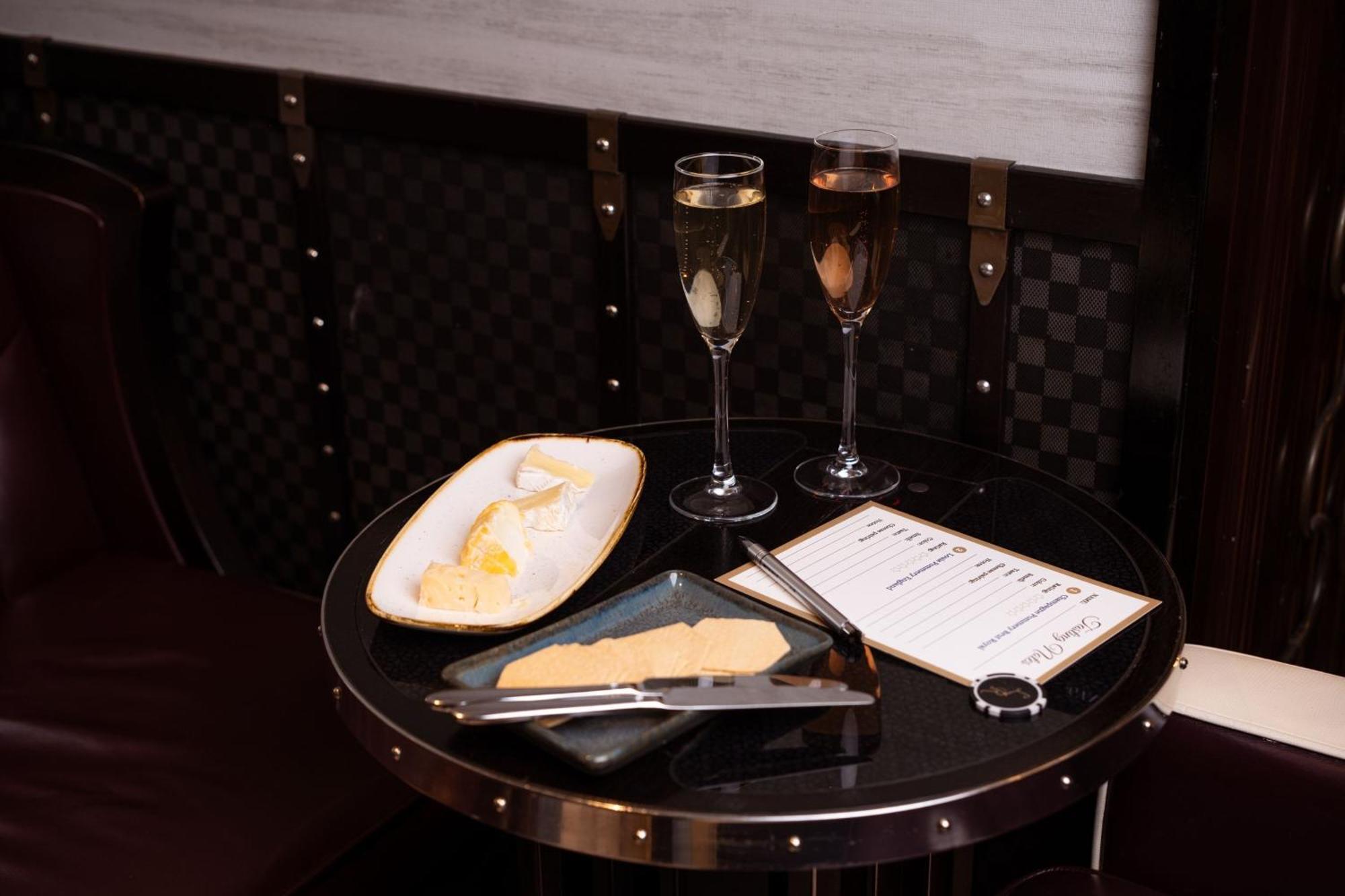 London Marriott Hotel Grosvenor Square Екстер'єр фото