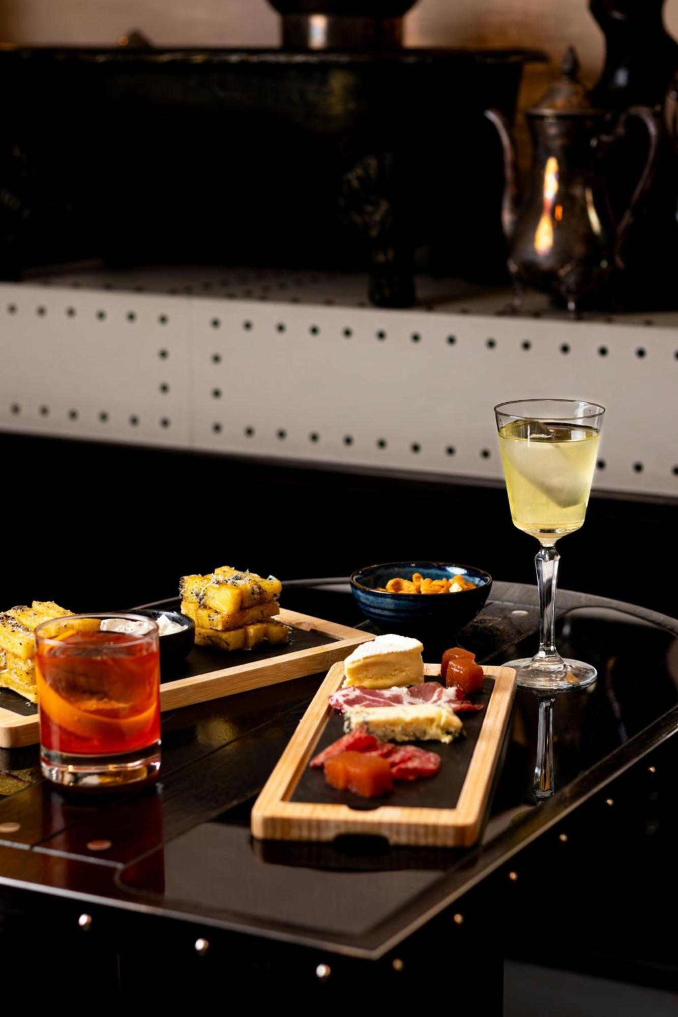 London Marriott Hotel Grosvenor Square Екстер'єр фото